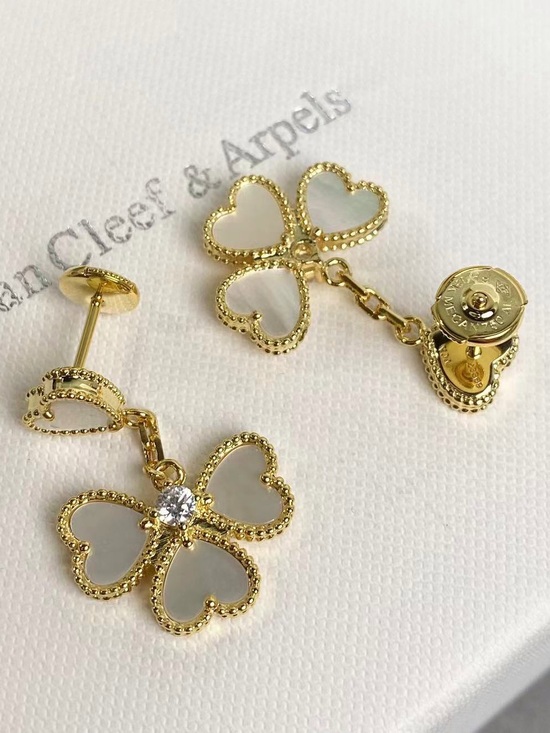 Van Cleef & Arpels​ Jewelry - Excellent Used Condition Van Cleef & Arpels Earrings